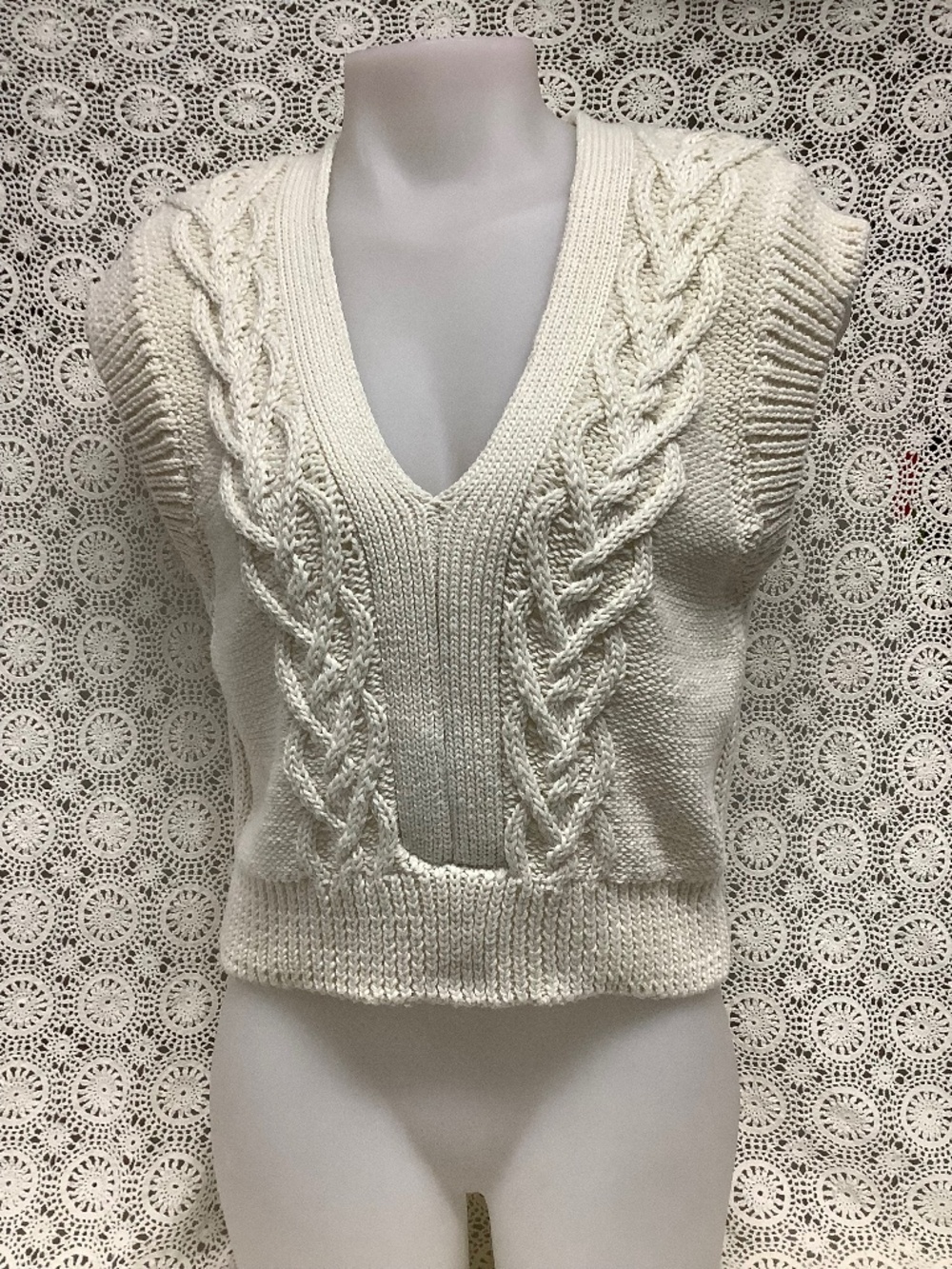 Z Supply crop Cableknit vest L